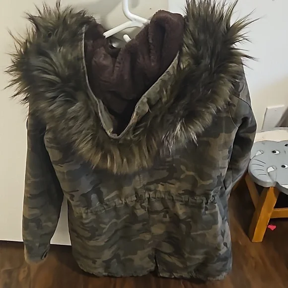 Coat - Picture 2 of 2